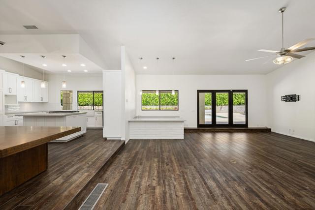 79540 Bermuda Dunes Drive, Bermuda Dunes CA: https://media.crmls.org/mediaz/11a51706-7a1d-4d26-9fe7-1aa0bfc8fb58.jpg