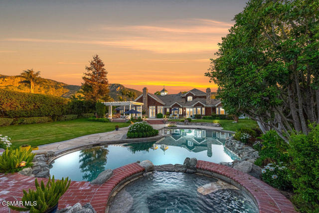 1816 Brittany Park Road, Camarillo CA: https://media.crmls.org/mediaz/11a54d42-da02-40f4-8483-313db9b956e6.jpg