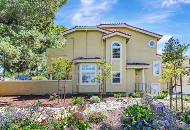 10 Tyrella Court, Mountain View CA: https://media.crmls.org/mediaz/11a5616c-a9ac-4a5d-bd3f-c7b6a42e6626.jpg