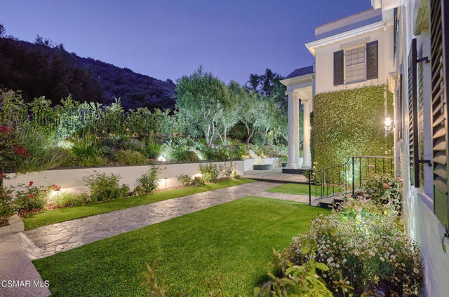 508 W Stafford Road, Thousand Oaks CA: https://media.crmls.org/mediaz/11a61b9b-535a-4245-bfbe-9335a5213896.jpg