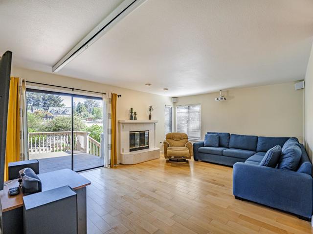 14 Sageland Court, Scotts Valley CA: https://media.crmls.org/mediaz/11a623df-92fb-4a95-96af-13ee13d05e0a.jpg