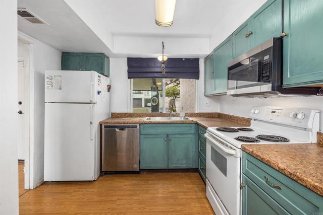 1437 Robin Lane, El Cajon CA: https://media.crmls.org/mediaz/11a62e26-cc14-4c37-a80a-81f59af3a6e6.jpg