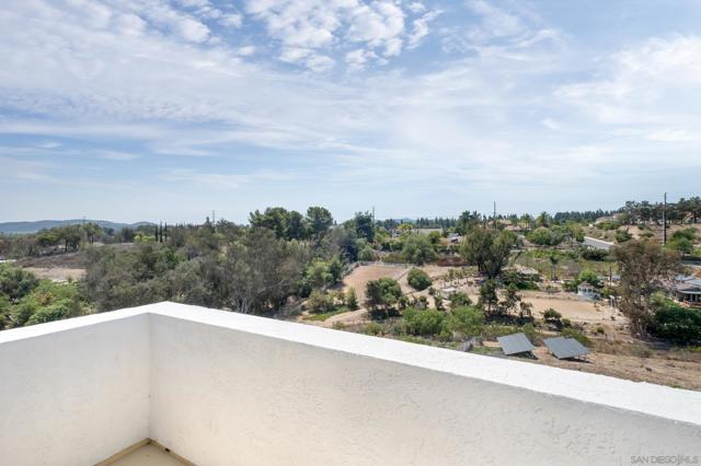 15032 Heath Dr, Poway CA: https://media.crmls.org/mediaz/11a72f4a-c562-4b28-b5e8-14cbe010911c.jpg