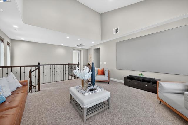 7058 Atlas Peak Dr, Dublin CA: https://media.crmls.org/mediaz/11a79b29-5f09-4c68-936c-191d757cac67.jpg
