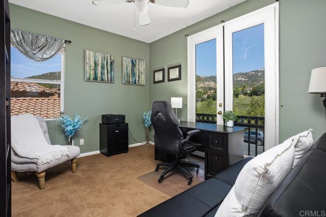 3385 Wild Oak Lane, Escondido CA: https://media.crmls.org/mediaz/11a84d1c-36de-4d82-9490-34619e6594ae.jpg