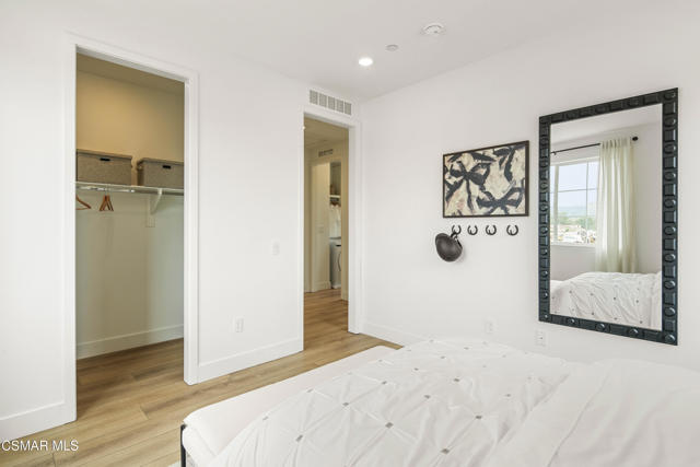 4833 E Beltramo Ranch Road, Moorpark CA: https://media.crmls.org/mediaz/11a911a2-6321-45f7-b641-ea21909e790b.jpg