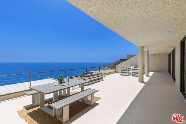 18057 Coastline Drive, Malibu, California 90265, 3 Bedrooms Bedrooms, ,1 BathroomBathrooms,Condominium,For Sale,Coastline,24408287