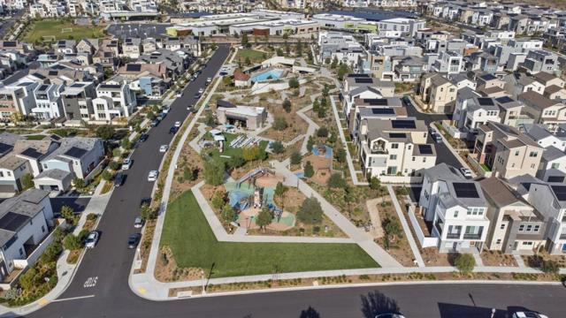 202 Keeper, Irvine CA: https://media.crmls.org/mediaz/11aa3793-9cf5-48da-84f0-eab6fce7d3aa.jpg