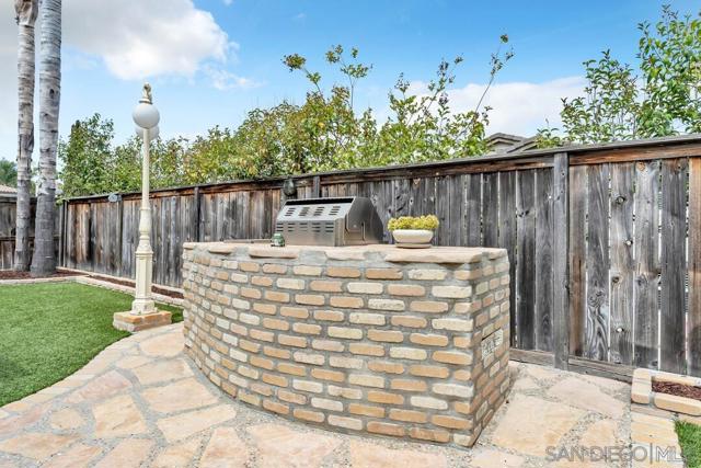 1531 Quiet Trail Dr, Chula Vista CA: https://media.crmls.org/mediaz/11aa5152-e5a4-4c9f-82ab-1e7c90097485.jpg