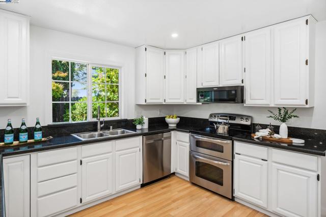 7299 Elba Ct, Dublin CA: https://media.crmls.org/mediaz/11abb137-9781-4ae6-83c2-98ffa0945eaf.jpg