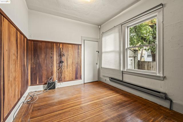 3050 Shattuck, Berkeley CA: https://media.crmls.org/mediaz/11ac36b4-8dca-4fe3-add5-1bca3114d4f5.jpg