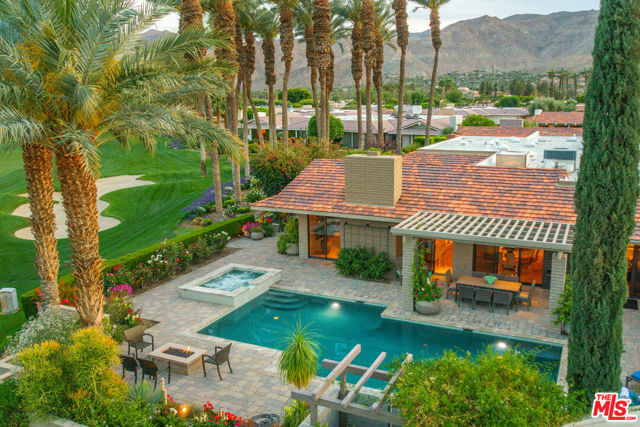 4 Trinity Court, Rancho Mirage CA: https://media.crmls.org/mediaz/11ae34be-4918-4e11-b124-e9ae6fbfac67.jpg