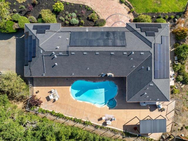 20811 Norada Court, Saratoga CA: https://media.crmls.org/mediaz/11ae67de-97e4-4ec2-8e67-e18c96a84438.jpg