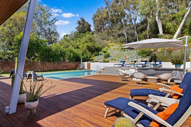 6672 Avenida Andorra, La Jolla CA: https://media.crmls.org/mediaz/11af5efe-9c89-48e8-ae1a-bc3e4bca97a5.jpg