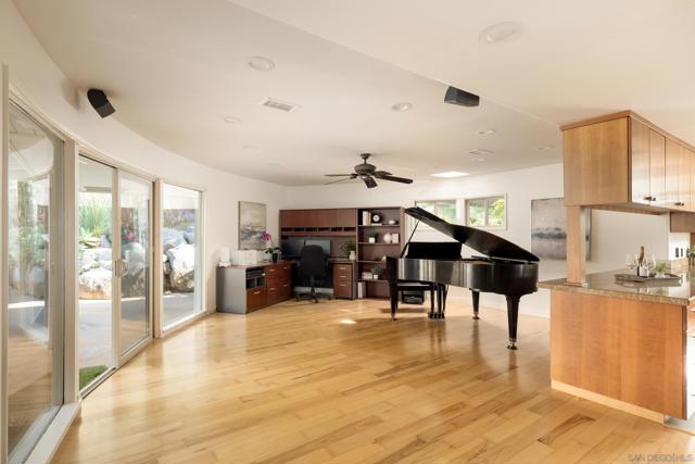 16204 Orchard Bend Rd, Poway CA: https://media.crmls.org/mediaz/11af81b8-9809-4a79-9714-156946796e77.jpg