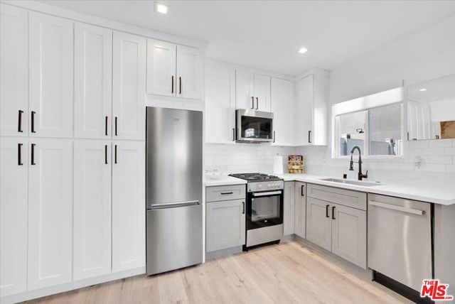14642 Runnymede Street, Van Nuys CA: https://media.crmls.org/mediaz/11afb997-2ef5-4023-9530-d1a46de19051.jpg