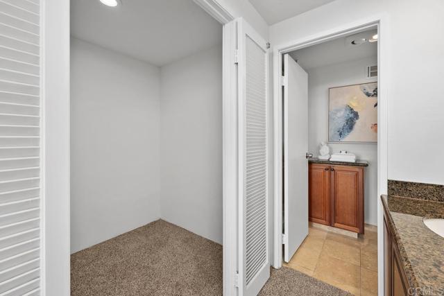 2500 Torrey Pines Rd, La Jolla CA: https://media.crmls.org/mediaz/11afba2c-ffe0-453a-bb5d-83431e591683.jpg