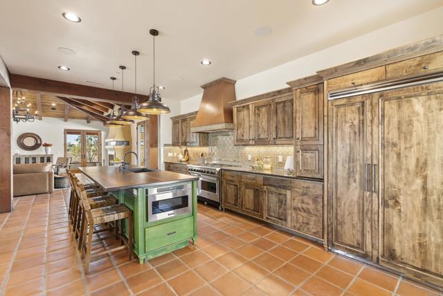 Detail Gallery Image 11 of 75 For 2525 Date Palm Ct, Vista,  CA 92084 - 3 Beds | 3/1 Baths