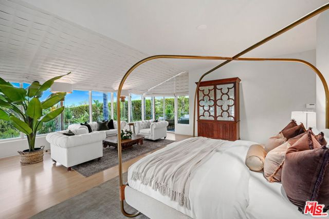 28177 Rey De Copas Lane, Malibu CA: https://media.crmls.org/mediaz/11b063fb-0cb6-4241-b31a-7edd51f62d26.jpg