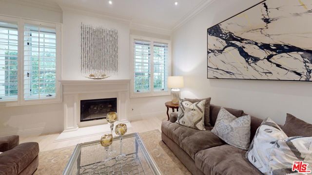 10120 Empyrean Way, Los Angeles CA: https://media.crmls.org/mediaz/11b177a5-4ec2-4d16-ac1a-75f0f85fd66f.jpg