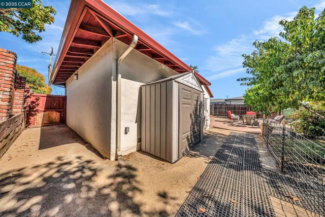3412 Flamingo Dr, Concord CA: https://media.crmls.org/mediaz/11b1b31e-483e-4494-83b1-bfd9404b9c47.jpg