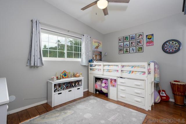 4612 Revillo Way, San Diego CA: https://media.crmls.org/mediaz/11b27871-8202-4cd4-a90a-9eafe7a1899d.jpg