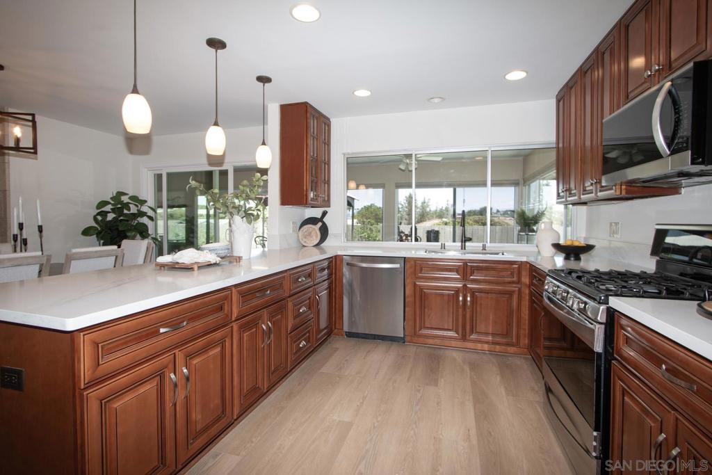 12552 Lomica Dr - photo 15