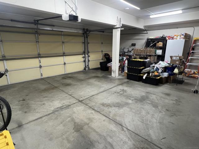 260 Sierra Madre Way, Corona CA: https://media.crmls.org/mediaz/11b28c08-2e48-47c7-bcc2-41a07a15def6.jpg