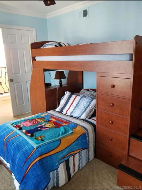 2185 Gibraltar Glen, Escondido CA: https://media.crmls.org/mediaz/11b29a84-eab1-41d8-9d93-8e201a58bd19.jpg