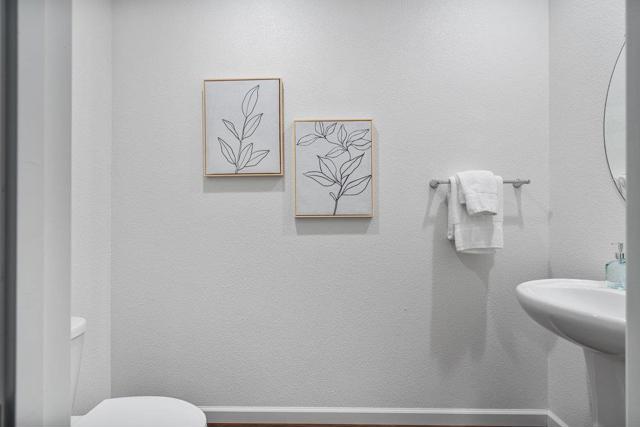 20 Hospital Road, Hollister CA: https://media.crmls.org/mediaz/11b2b879-b19d-4562-a0e4-b46861fc585f.jpg