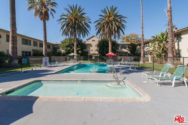 5303 Cahuenga Boulevard, C photo 8