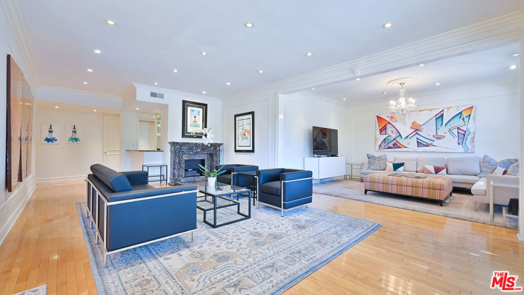8871 Burton Way 105, West Hollywood, CA 90048