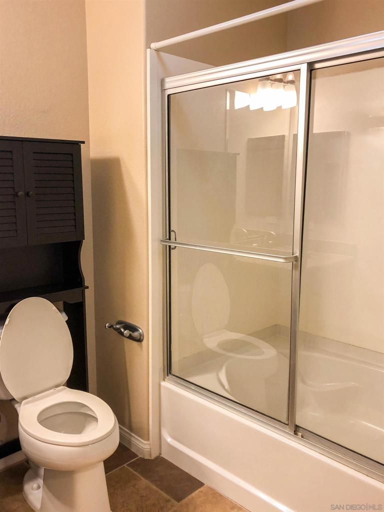 https://media.crmls.org/mediaz/11b462d0-c481-47f2-a5de-33a137b60355.jpg?preset=X-Large