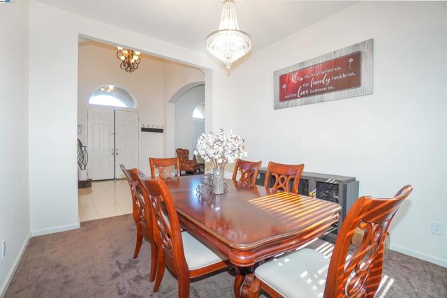5018 Southport Ct, Antioch CA: https://media.crmls.org/mediaz/11b540e4-8667-4714-9bfc-15999351bb3b.jpg