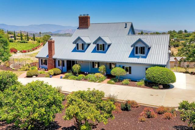 2511 Via Rancheros, Fallbrook CA: https://media.crmls.org/mediaz/11b5423d-f5b1-4d8c-a5eb-3652c028d295.jpg