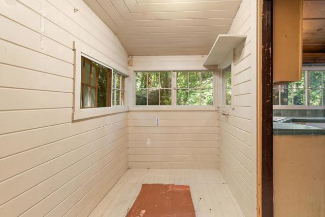 9609 E Zayante Road, Felton CA: https://media.crmls.org/mediaz/11b56d9c-5bed-44c5-b47f-2c68e1efa080.jpg