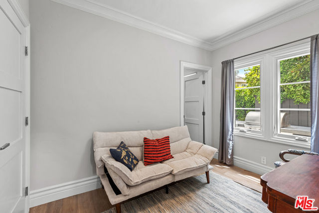 14226 Chandler Boulevard, Sherman Oaks CA: https://media.crmls.org/mediaz/11b592bc-749b-4f85-adae-b45d30298846.jpg