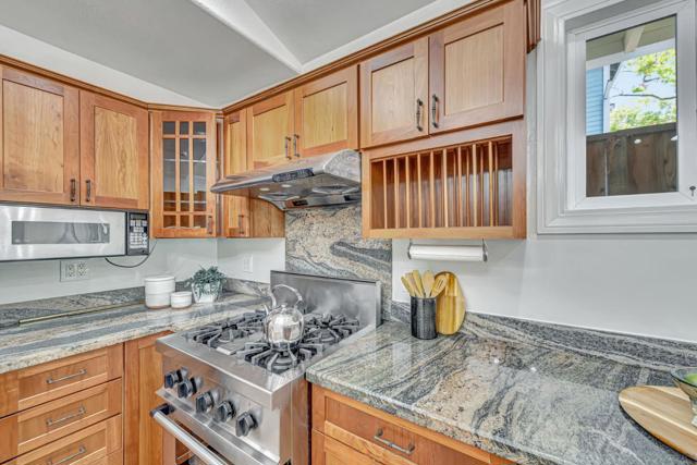 545 W Dana Street, Mountain View CA: https://media.crmls.org/mediaz/11b5d4d0-08b1-4886-9e5b-ce4c59d61883.jpg