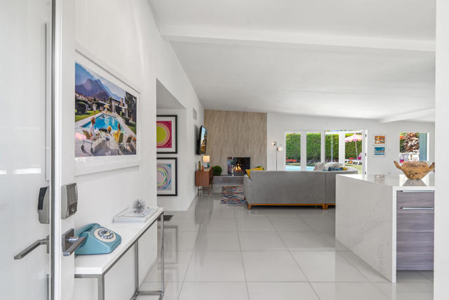 1115 Pasatiempo Road, Palm Springs CA: https://media.crmls.org/mediaz/11b67d1e-3a7f-4537-a975-6b8f0bebd4f1.jpg