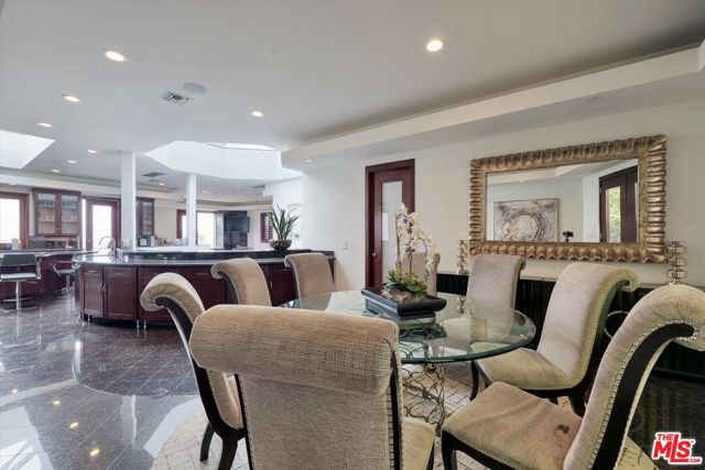 8835 Evanview Drive, Los Angeles CA: https://media.crmls.org/mediaz/11b70b1f-740a-4f61-9fe6-c583532d9c1c.jpg