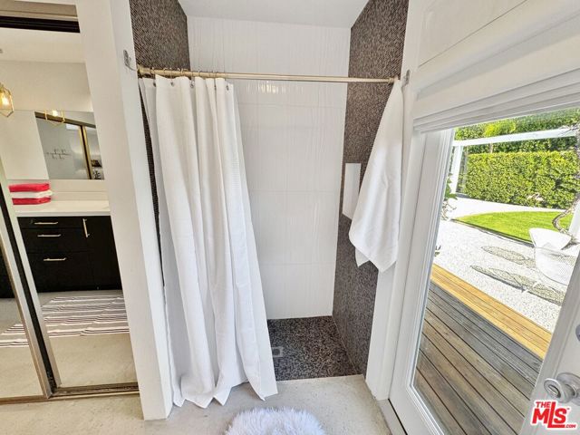 2235 E Paseo Gracia, Palm Springs CA: https://media.crmls.org/mediaz/11b754cd-53d2-40e5-9797-e527a4450fdd.jpg