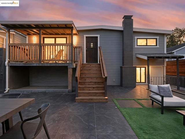 3274 Encinal Ave, Alameda CA: https://media.crmls.org/mediaz/11b765a6-48f7-4633-9548-5eb0754a262e.jpg