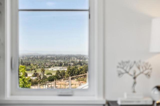 288 Campina Court, Fremont CA: https://media.crmls.org/mediaz/11b76fc1-e942-47da-8f9c-8b08b2489be9.jpg