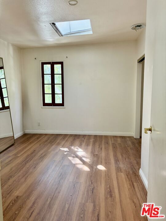 639 Navy Street, B photo 14