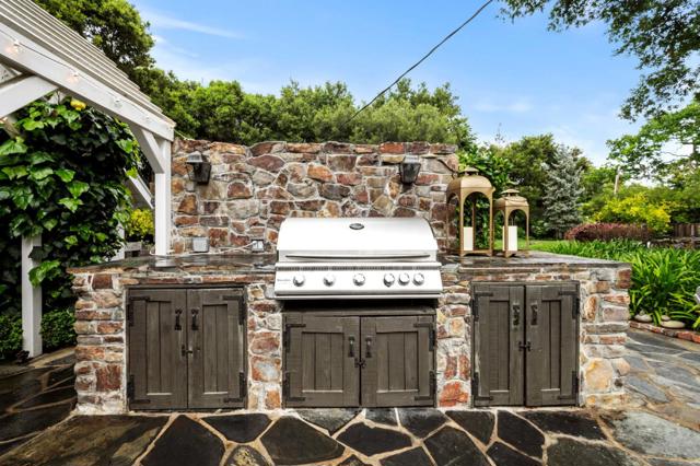 37 Lupin Lane, Atherton CA: https://media.crmls.org/mediaz/11b82573-5aac-48e4-9215-c99a1f12ab54.jpg