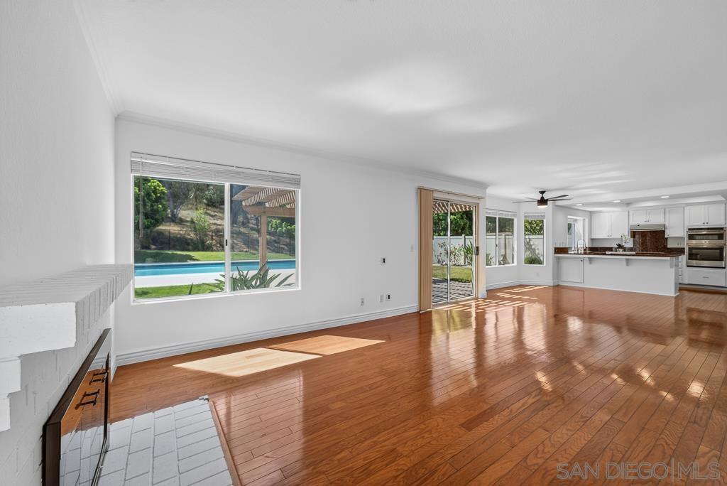 13887 Carriage Rd - photo 15