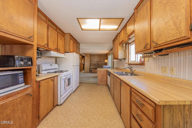 289 Riverside Road, Oak View CA: https://media.crmls.org/mediaz/11b913db-729b-4fb3-a890-456115bda9a2.jpg