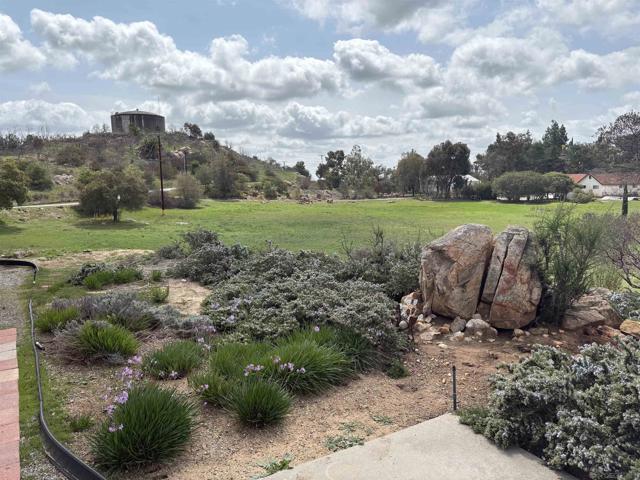 6702 Rainbow Hts. Rd.,  CA: https://media.crmls.org/mediaz/11b96d47-8ebd-491e-a9e3-7df89dcabbee.jpg