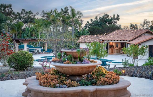 17535 Los Morros, Rancho Santa Fe CA: https://media.crmls.org/mediaz/11b9a335-ca43-44b7-a1c0-3a2e89dcbc6e.jpg
