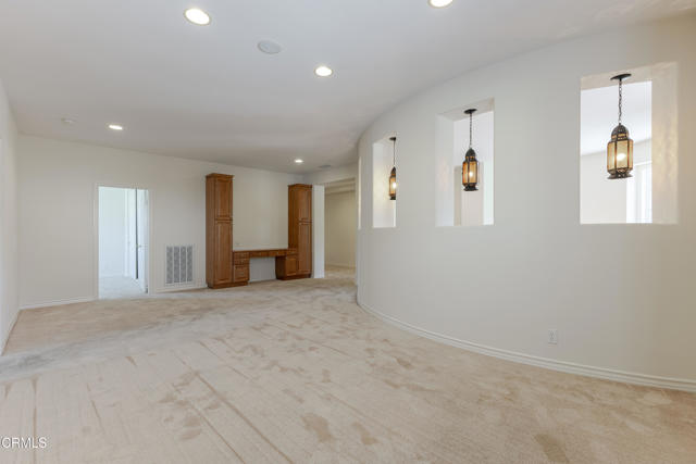 3911 Lilac Canyon Lane, Altadena CA: https://media.crmls.org/mediaz/11b9a728-5321-47d0-ada0-f44bb3de34b0.jpg